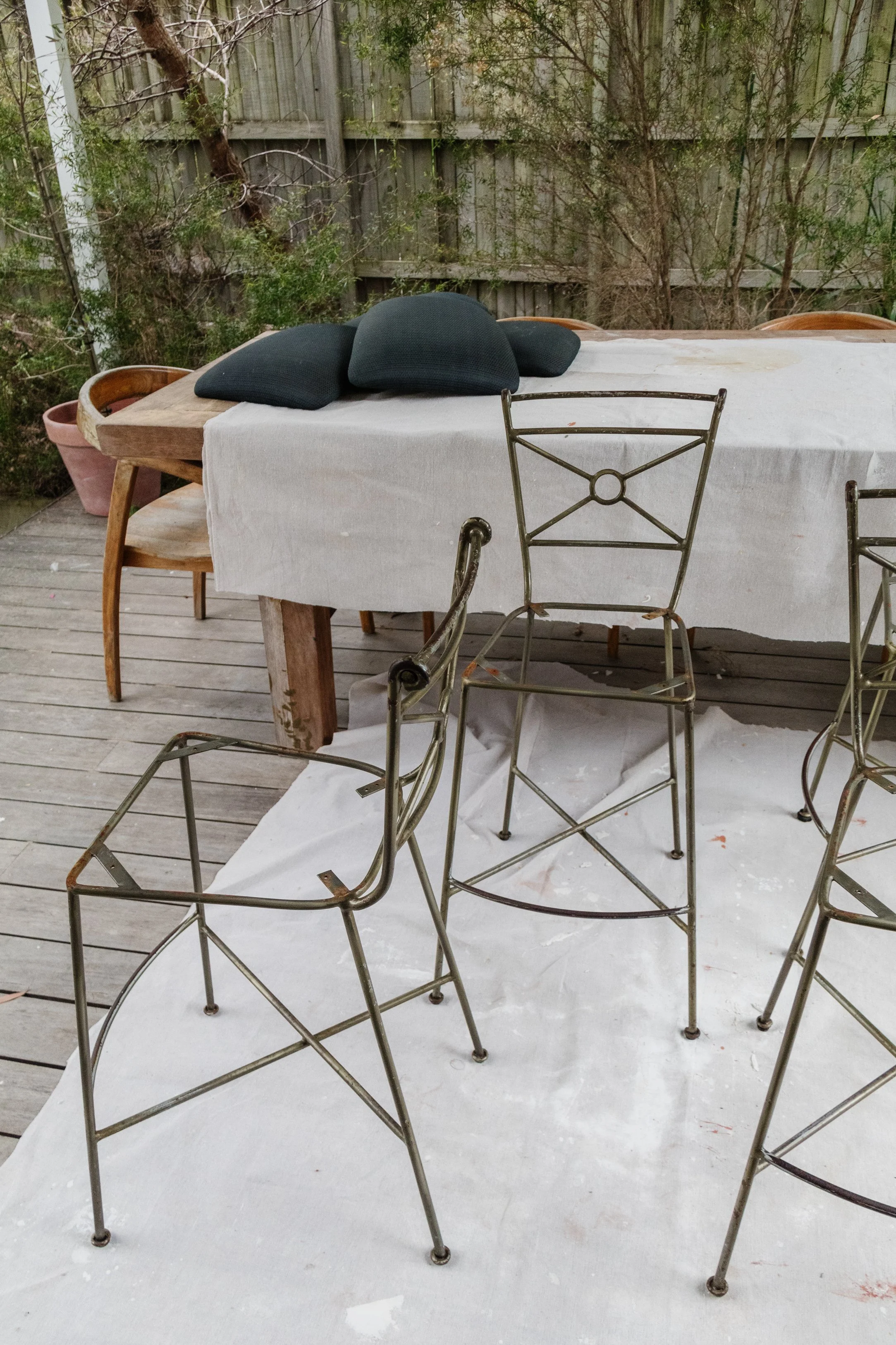Upcycled Scalloped Barstools Smor Home